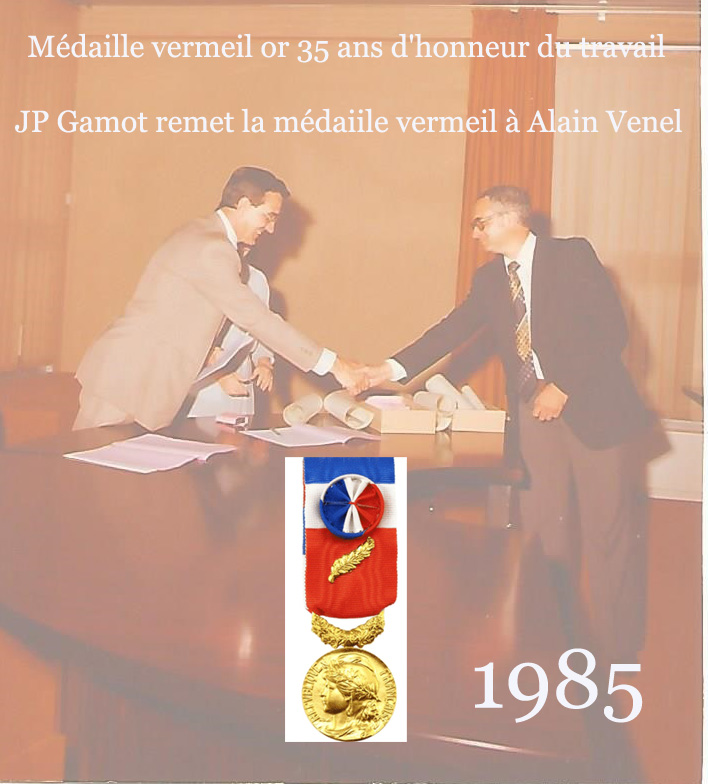 1985 remise de la medaille vermeil or par mr gamot