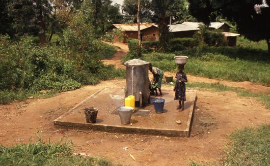 1993 cameroun borne fontaine
