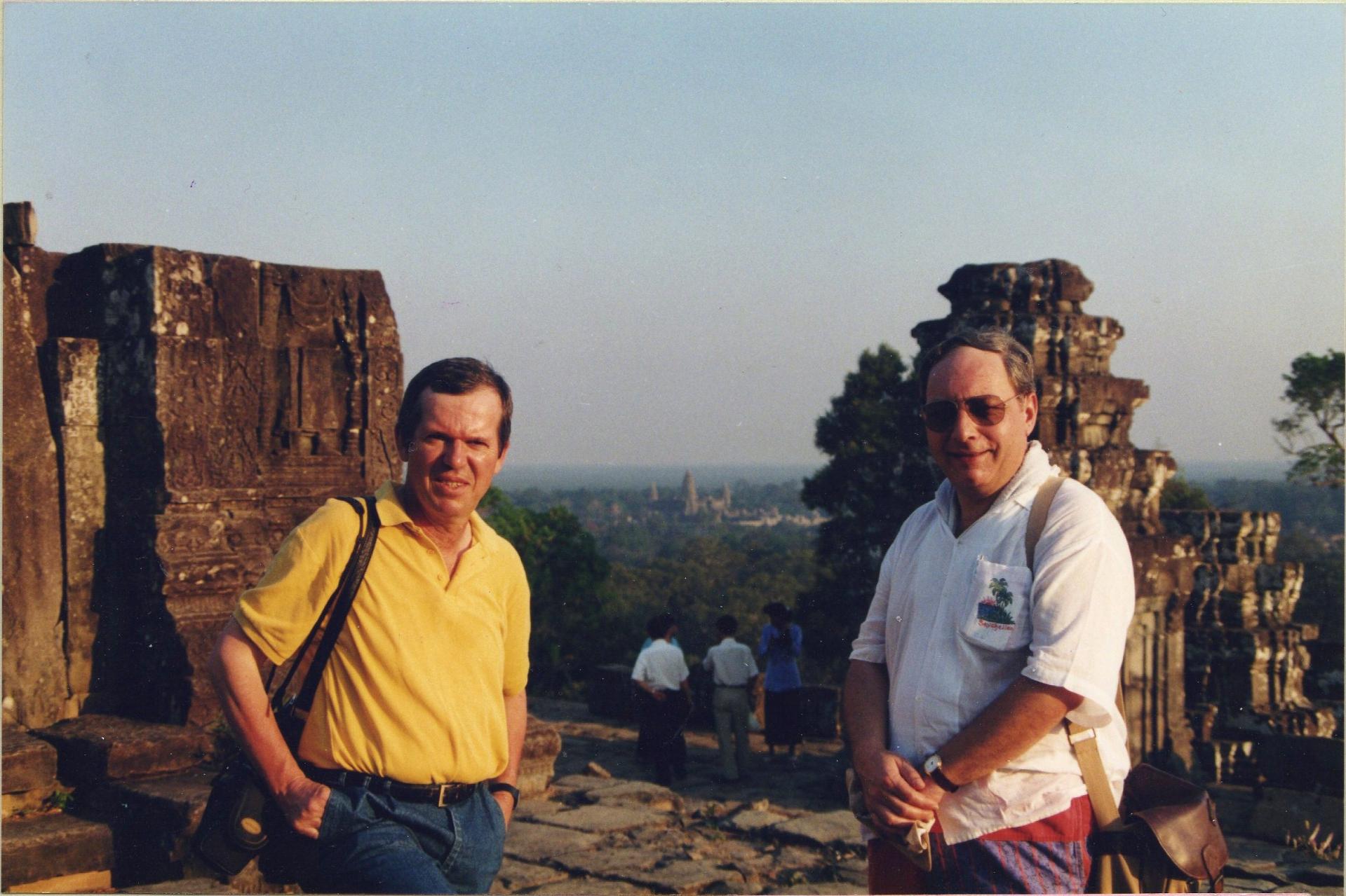 Angkor gallin et moinet fevrier 1996
