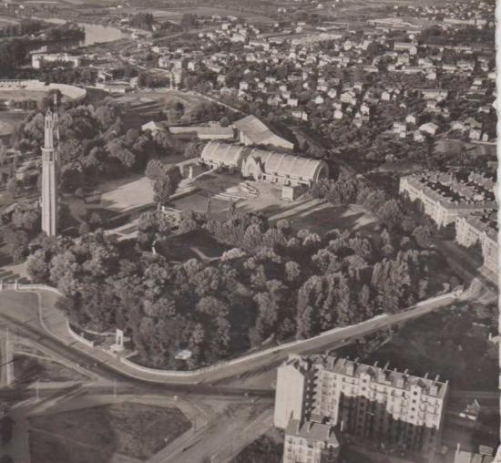 Vue sur le parc mistral en 1953 avec la tour perret